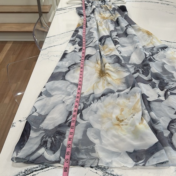 SLNY Gray Floral Lined Chiffon Halter Maxi Dress for Vacation or Event sz.10 - Picture 9 of 9